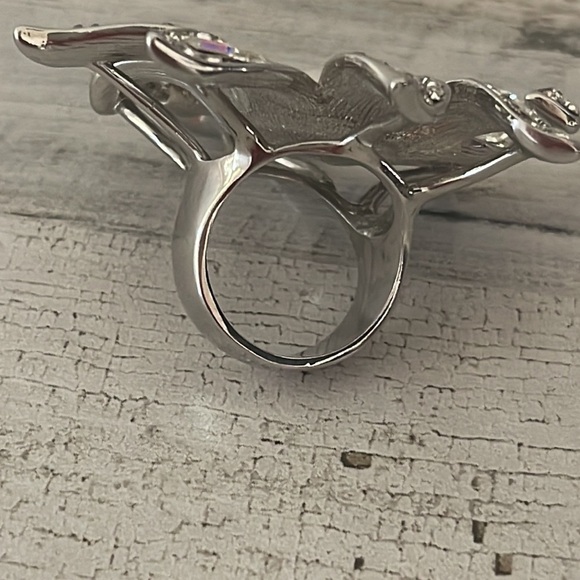 Sparkly Rhinestone Flower Ring. - Picture 4 of 4